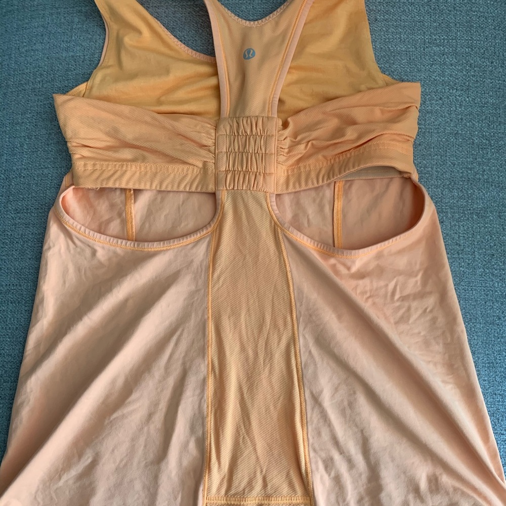 Lulumon top